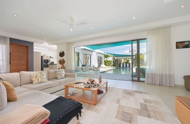 I am offering you, off the record, long-term rental in Cap Malheureux.