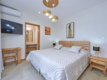 4 Bedroom Villa