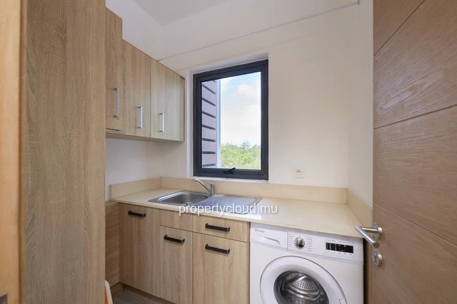 A vendre appartement de 3 chambres accessible aux étrangers à Mont Choisy.