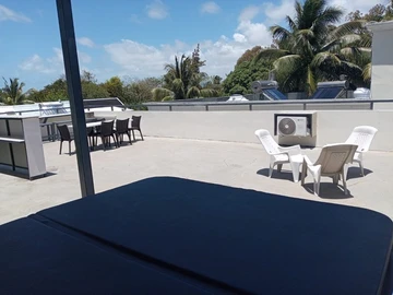6 Bedroom Apartment