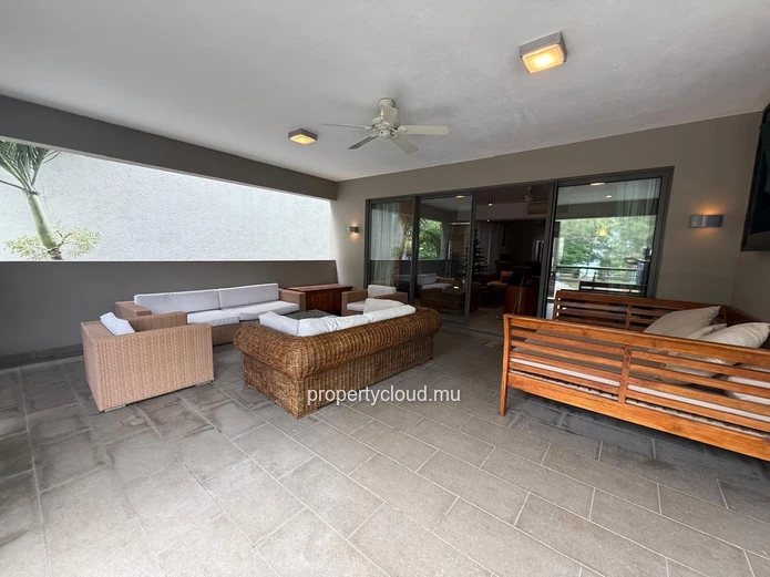 BAIN BOEUF: Stunning Balinese-inspired apartment – Sea view & beach access