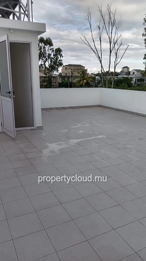 For rent – Brand new villa with swimming pool in the heart of Grand Baie