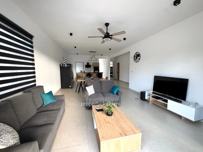  Flic en Flac, Mauritius: For sale, magnificent recent contemporary villa with swimming pool and nature views.