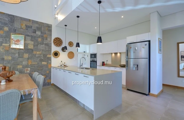 For sale: magnificent villa in a residence accessible to foreigners in Grand Baie, La Salette.