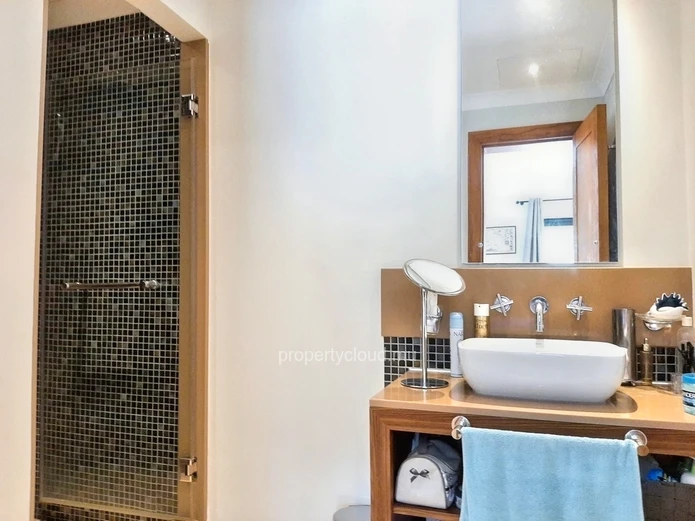 Black River for sale comfortable 4 bedroom villa, located in a secure residential area.