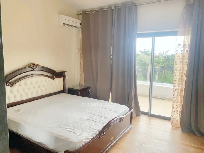 Floréal à vendre magnifique et récent maison duplex 3 chambres situé dans une luxueuse résidence sécurisée au calme.