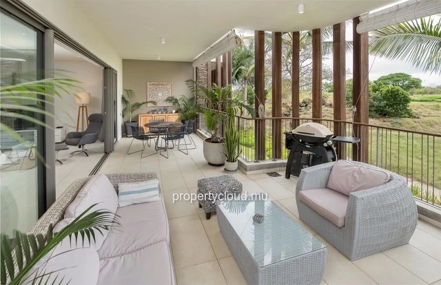 A vendre appartement de 2 chambres en suite, accessible aux etrangers à Mont Choisy.
