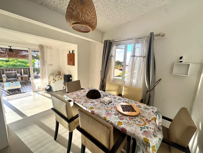 Exclusive – Flic En Flac – Rare Beachfront Property