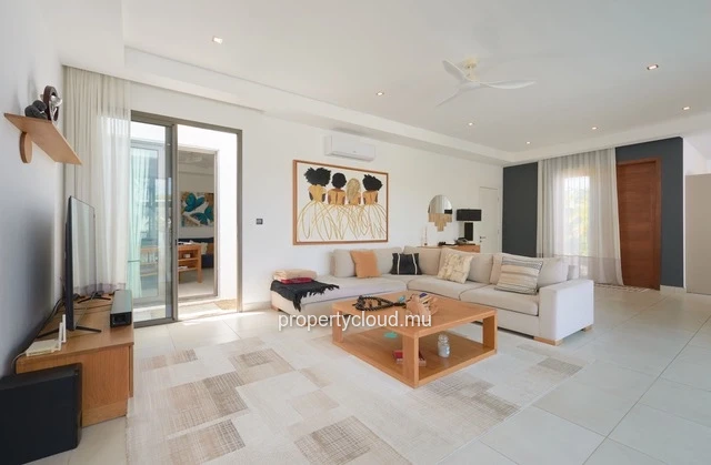 I am offering you, off the record, long-term rental in Cap Malheureux.