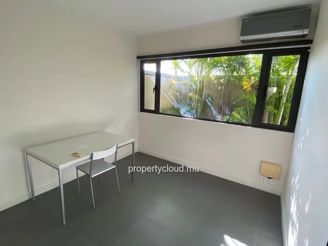 For sale: magnificent villa in a residence accessible to foreigners in Pereybere.