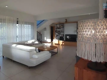 5 Bedroom Villa