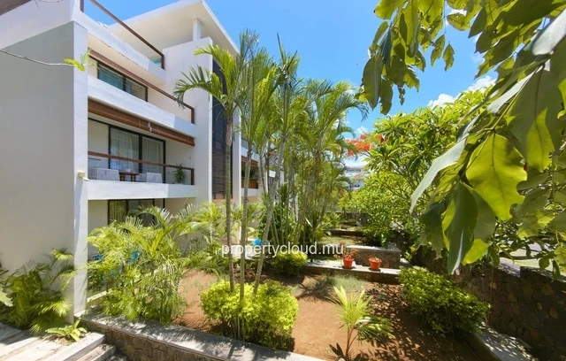 A vendre appartement d'une chambre au 1er étage, meublé et équipé accessible aux étrangers à Mont Choisy.