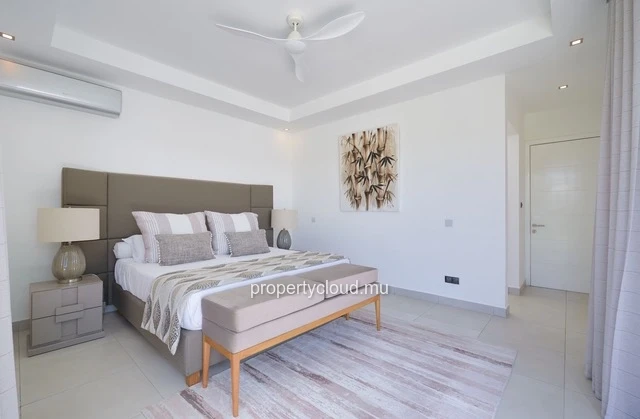 I am offering you, off the record, long-term rental in Cap Malheureux.