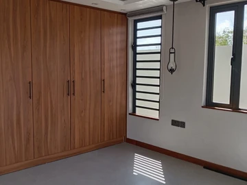 6 Bedroom Villa