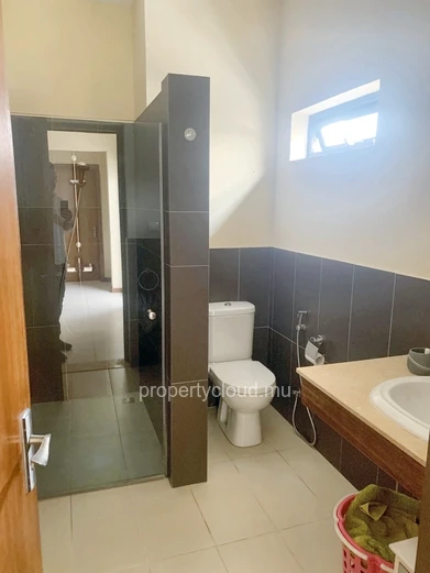 Sodnac à vendre penthouse 4 chambres situé dans une résidence sécurisée avec piscine salle de sport, sauna, hammam et...
