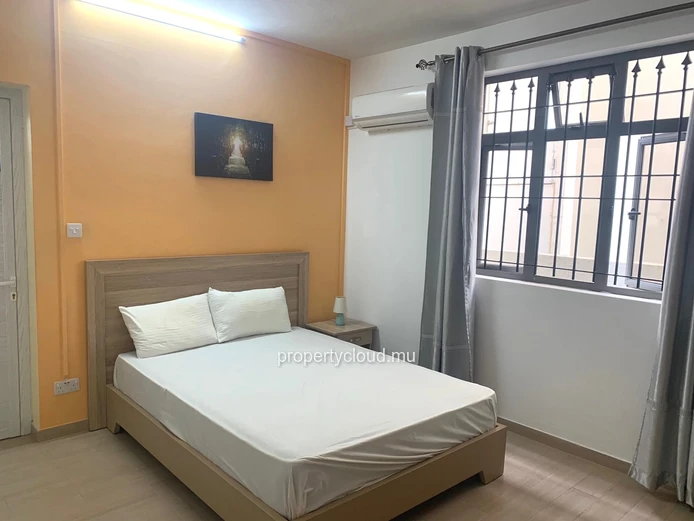 Flic en Flac - 3 bedroom apartment for rent, located on the ground floor in a quiet area.