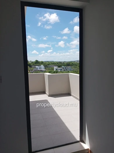 FOR SALE – NEW PENTHOUSE 180 m² – GRAND BAIE CENTER