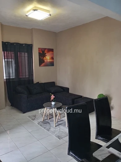 FOR RENT – Renovated apartment with shared pool - Pereybère