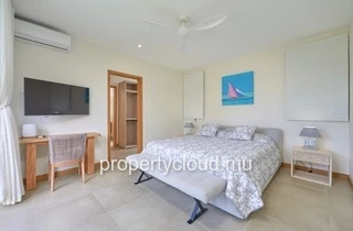 For sale: magnificent villa in a residence accessible to foreigners in Grand Baie, La Salette.