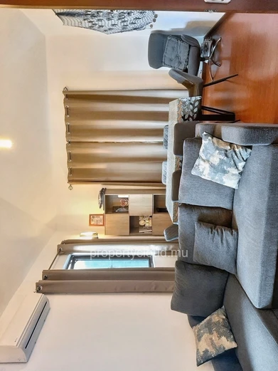 Vacoas for sale 6 bedroom house with swimming pool, which can be converted into 2 independent apartments.