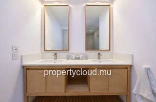For sale: 3-bedroom apartment accessible to foreigners in Pointe Aux Canonniers.
