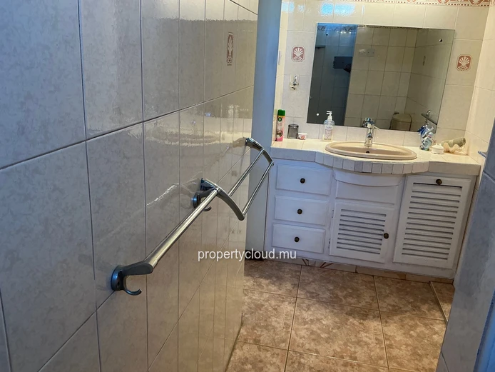 FOR RENT – Superb 2-bedroom apartment in Trou aux Biches