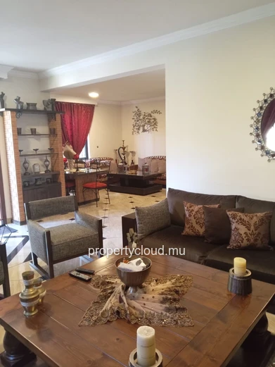  FOR RENT – Large, unique villa full of charm | 3 floors + rooftop | 3 to 4 bedrooms | Independent studio