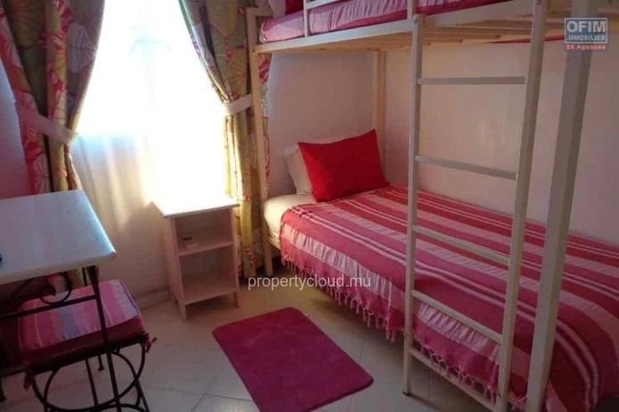 For sale a building of 5 units with sea view not far from the shops in the city center of Grand Bay.