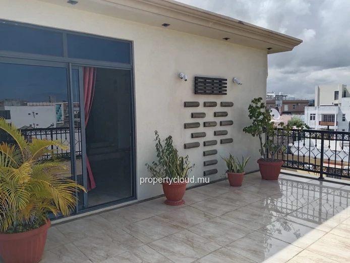  FOR RENT – Large, unique villa full of charm | 3 floors + rooftop | 3 to 4 bedrooms | Independent studio