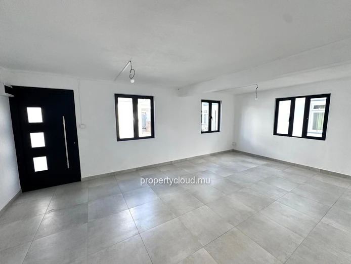 Renovated house for rent in Sodnac, Mauritius – 3 bedrooms, ideal setting