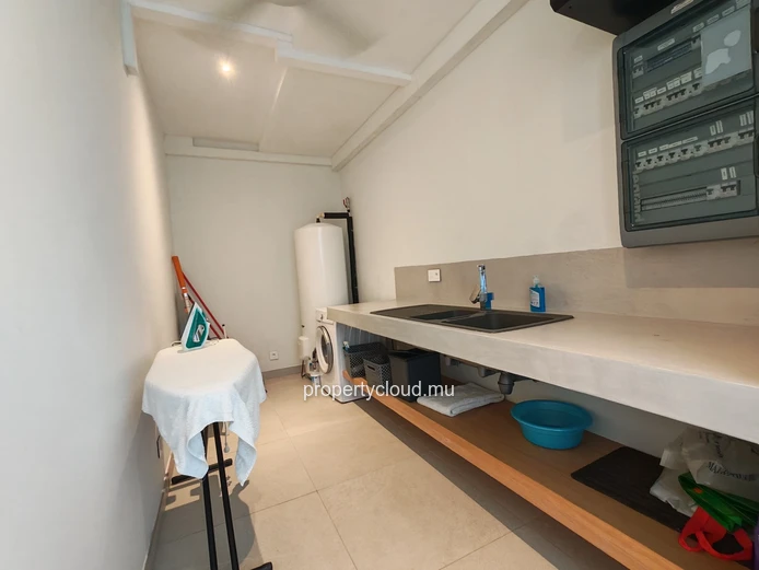 Apartment for rent by the sea in Poste Lafayette.