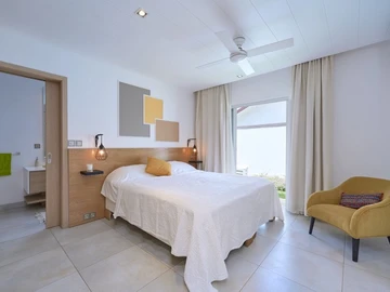 5 Bedroom Villa