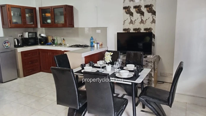 FOR SALE – Renovated apartment with communal pool - Pereybère