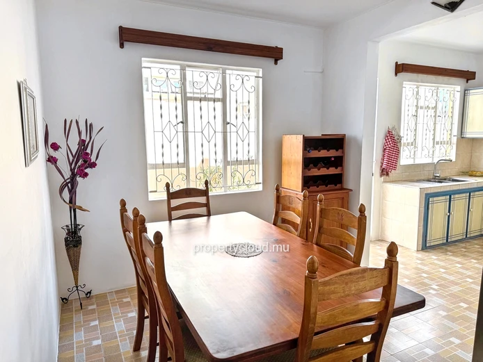 Roches Brunes for sale 7 bedroom house, which can be converted into 2 independent apartments.