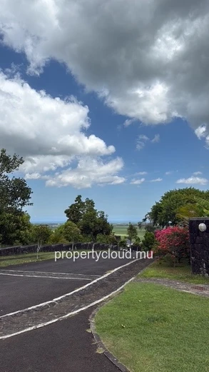 For sale: magnificent 3-bedroom villa in Mont Piton 1.