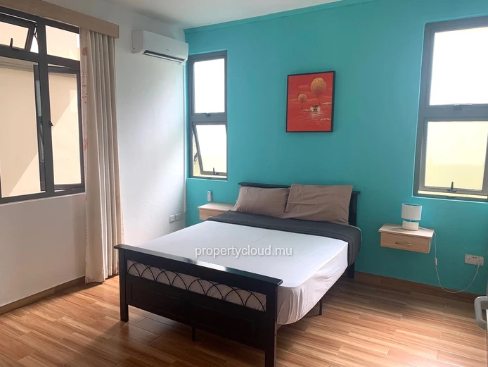 Flic en Flac - 3 bedroom apartment for rent, located on the first floor in a quiet area.