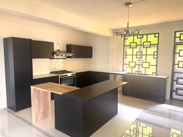 4 Bedroom Villa