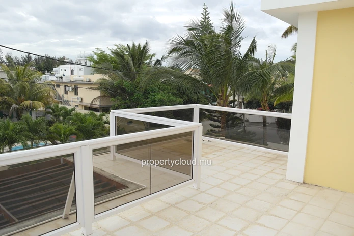 Flic en Flac, 2-bedroom apartment for rent in a villa 300 meters from the beach with a shared garden
