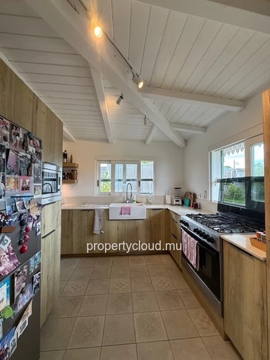 For sale: magnificent 3-bedroom villa in Mont Piton 1.