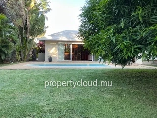 FOR RENT – Grand Baie – Charming villa with landscaped garden and swimming pool – Mauritius