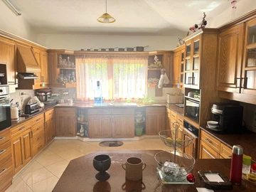 5 Bedroom Villa