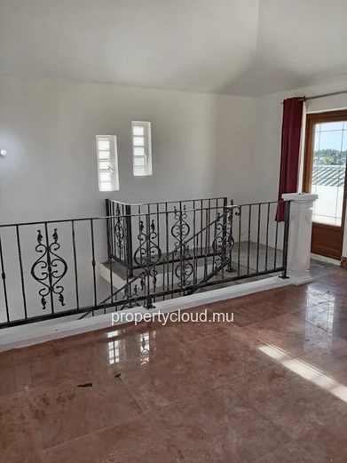 Spacious Family Villa With Roof Top Sea & Mountain View - Prime Goodlands Area